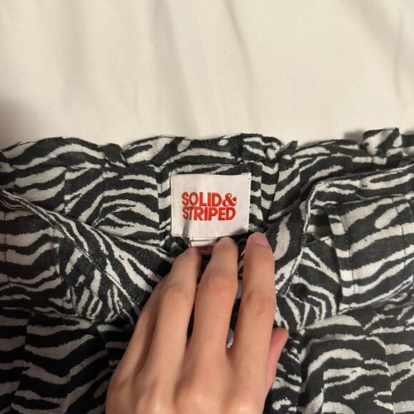 Solid and Striped zebra print shorts with belt - Picture 4 of 6